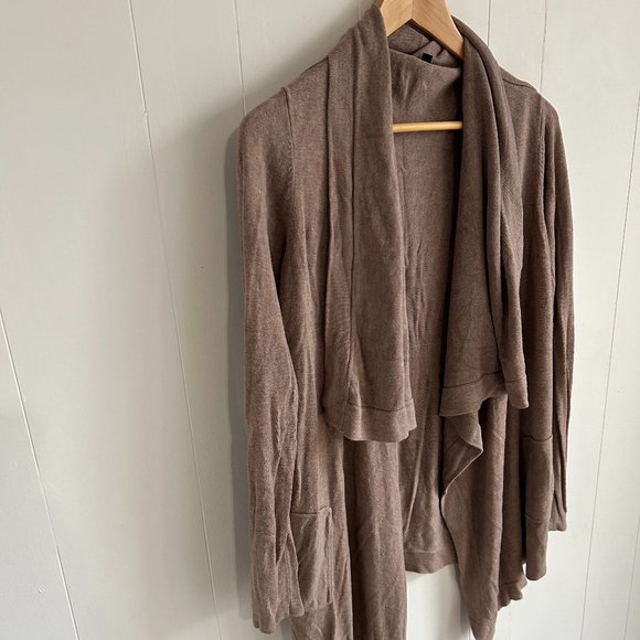 Beautiful Cardigan - Picture 2 of 5